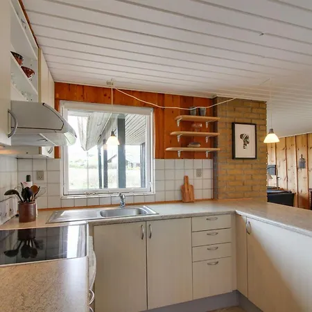 Monna - From The Sea By Interhome